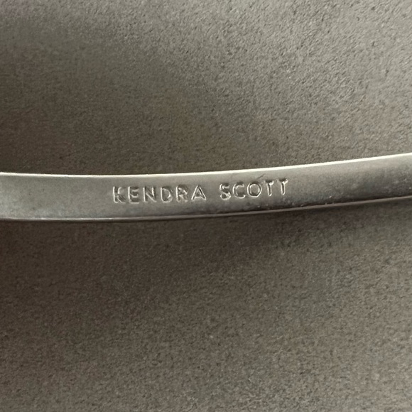 NWT Kendra Scott Elton Silver Cuff Bracelet in Black Opaque Glass - Picture 9 of 9